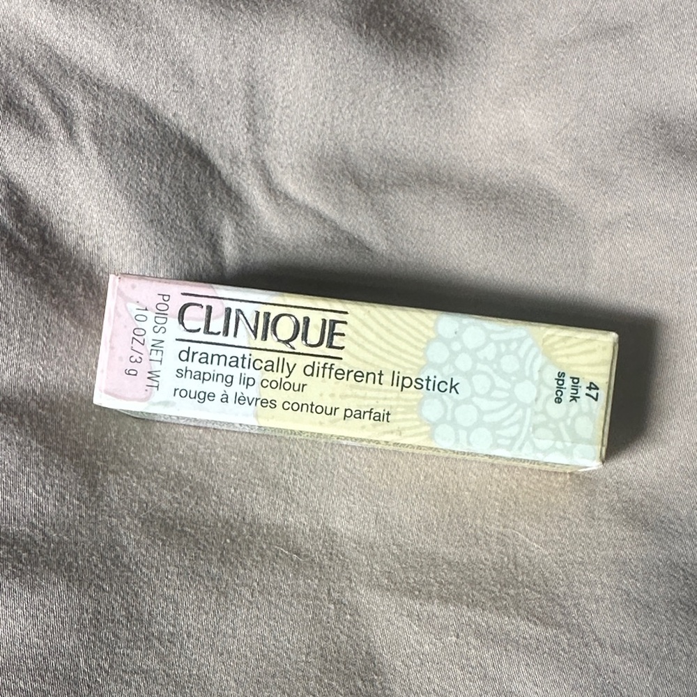 Clinique Dramatically Different Lipstick - color pink spice